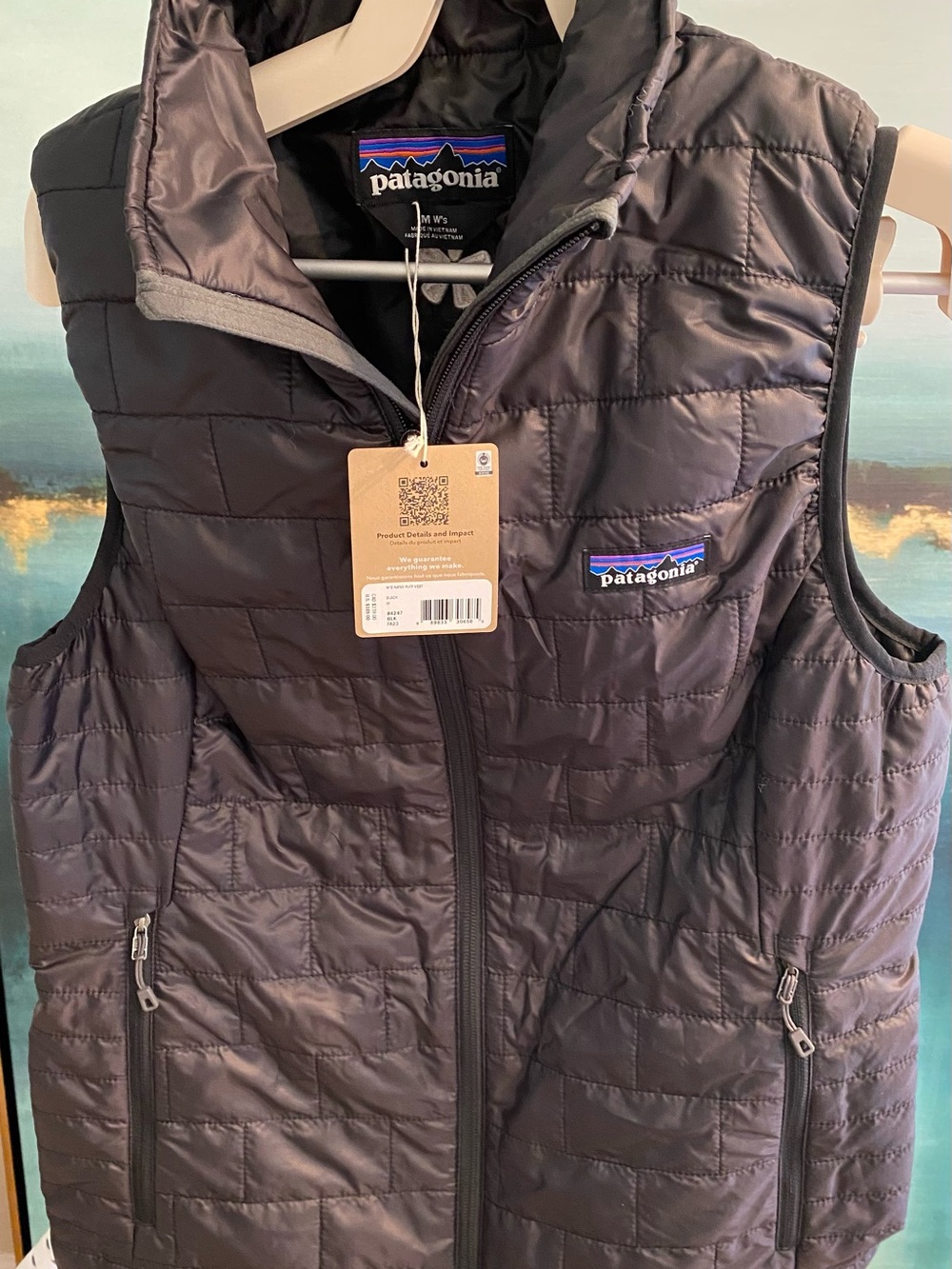 Patagonia Women's Black Quilted Puffer Vest - Picture 5 of 7